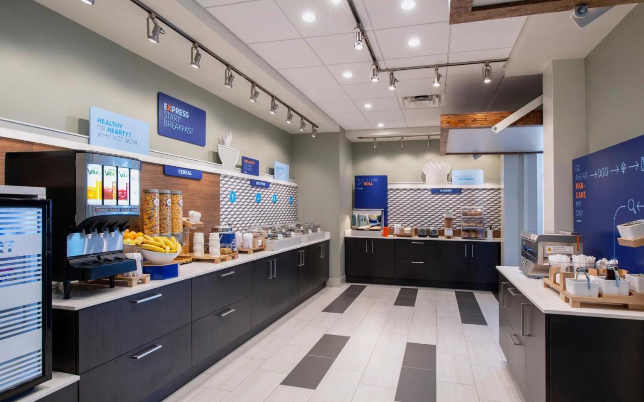 Hotel Express & - East By Ihg Kelowna